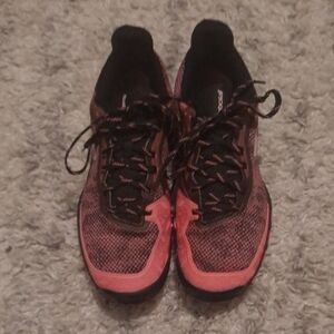 Coral and Black Lightweight Women's Training Sneakers